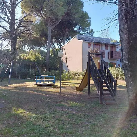Enchanting For Six Guests Apartment Lignano Sabbiadoro